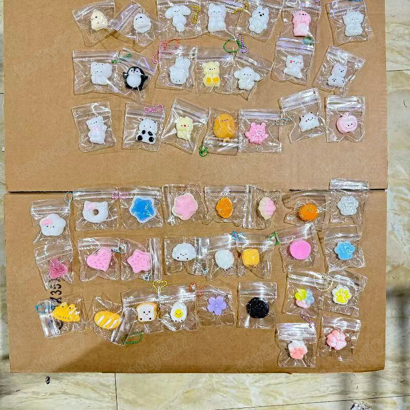 【10/20/50枚セット】スクイーズ 水感 全24種類 3cm ストレス解消 ぷにぷに触感 クイーズおもちゃ もちもち 癒し 減圧 握る 当てくじ 肉球 パン ケーキ 低反発 触感いい 人気 可愛い 減圧グッズ ソフト感覚 弾力性抜群 おしゃれ 子供 大人 男の子 女の子 子供会 ギフト kattty-10002634 katty827 サンプル画像3