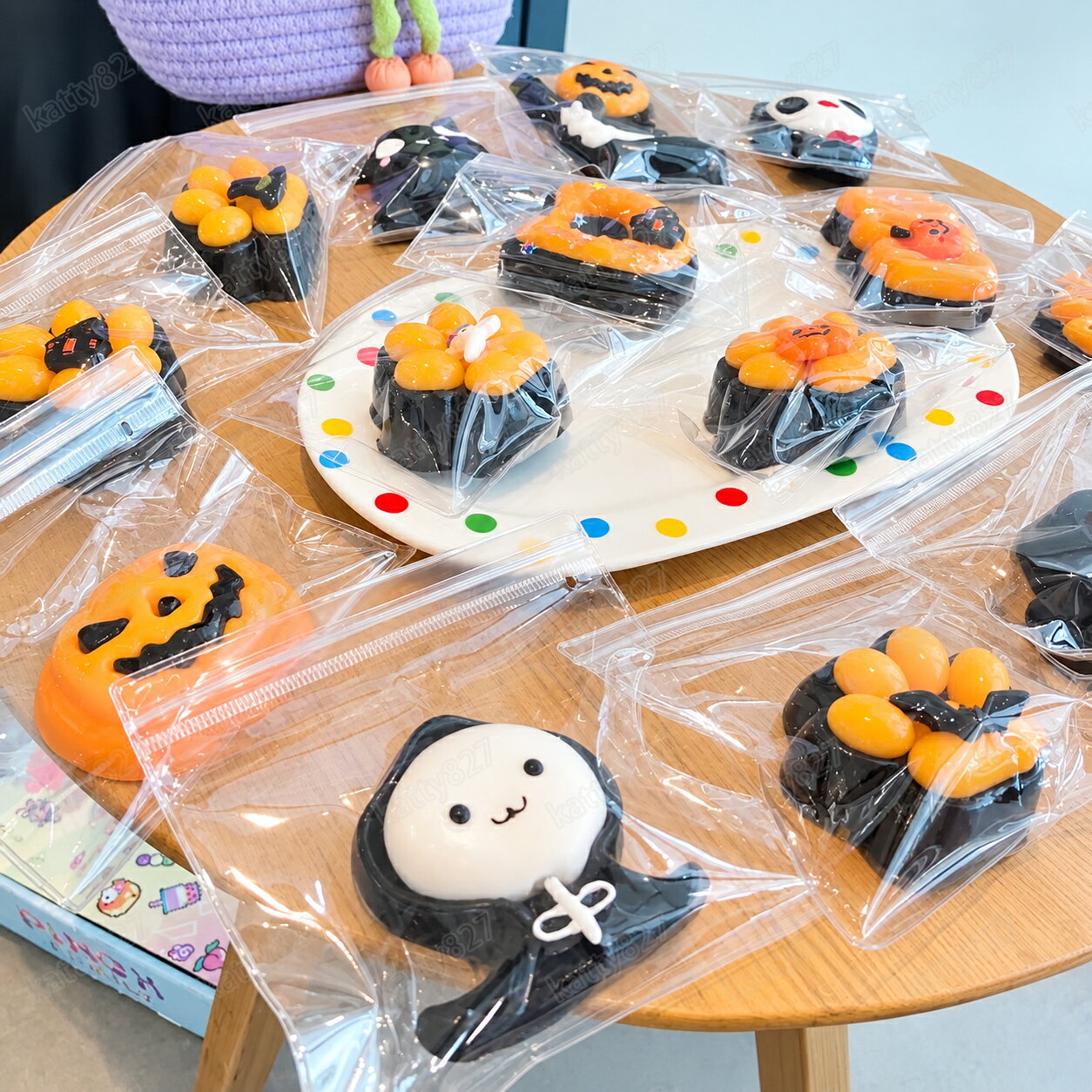 ハロウィン スクイーズ くじ引き 詰め合わせ 水感 12種類 ストレス解消 ぷにぷに触感 クイーズおもちゃ もちもち 癒し 減圧 握る かぼちゃ おばけ 黒猫 Halloween 低反発 触感いい 人気 可愛い 減圧グッズ ソフト感覚 弾力性抜群 おしゃれ 子供 大人 男の子 女の子 ゲーム kattty-10002937 katty827 サンプル画像2