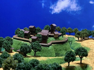 [完成品]　徳川家康時代の岡崎城（岡崎市康生町）　ケース付き　ミニサイズ　徳川家康ゆかりの城　日本100名城　日本の城　お城　ジオラマ　模型　プラモデル　城郭模型
