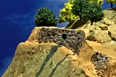 完成品■鬼ノ城 城コレ　ケース付き　サイズ(W113×D92×H113mm) 日本の城　お城のジオラマ模型　プラモデル　城郭模型