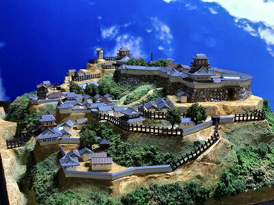[完成品] 　多聞山城（奈良市法蓮町1416）日本の城　お城のジオラマ模型　プラモデ...