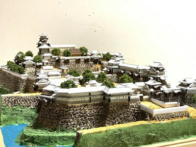 [完成品]★金沢城　加賀100万石　(金沢市丸の内）　サイズUX215 :ケース426×265×230mm　コレクションケース付き　　日本の城　お城 ジオラマ模型　プラモデル　城郭模型[