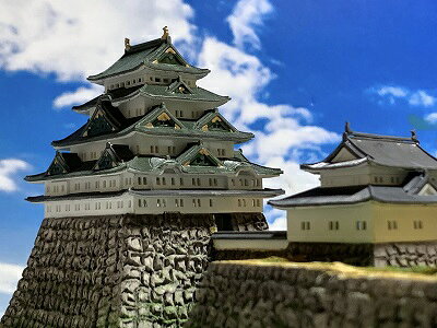 お城のジオラマ鍬匠甲冑屋の［完成品］名古屋城　1/700　天守閣周辺のみ　ケース付き　ミニ18サイズ　日本100名城　日本の城　お城　ジオラマ　模型　プラモデル　城郭模型　童友社　JOYJOYコレクション JJ3日本の名城｜アングル2
