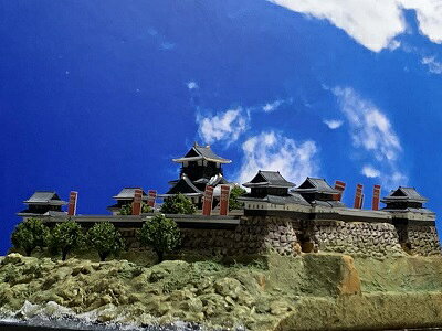 [完成品] 上田城・真田昌幸時代推定復元天守（上田市上田）ケース付き　ミニサイズ...
