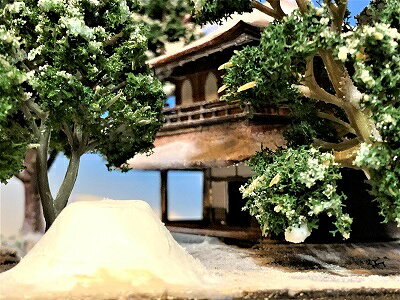 お城のジオラマ鍬匠甲冑屋の[完成品］ 慈照寺 銀閣寺 ケース付き　ミニ18サイズ　日本の寺　世界遺産　神社・お寺　ジオラマ　模型　プラモデル [建物14] フジミ模型 建物モデルシリーズ No.14 1/150｜アングル2