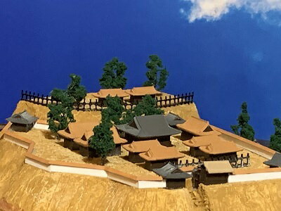 [完成品]　石部城（滋賀県湖南市石部）　ケース付き　ミニサイズ　日本の城　お城　ジオラマ　模型　プラモデル　城郭模型