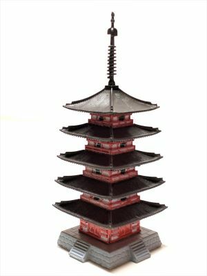 お城のジオラマ鍬匠甲冑屋の[完成品］ 厳島神社 五重塔　ミニサイズ　建物　ジオラマ　模型　プラモデル｜アングル2