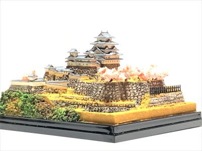 [完成品] 姫路城　天守閣周辺のみ　ライトアップ仕様　ケース付き　　(兵庫県姫路市本町）ミニSサイズ　世界遺産　日本の城　日本100名城　お城　ジオラマ　模型　プラモデル　城郭模型