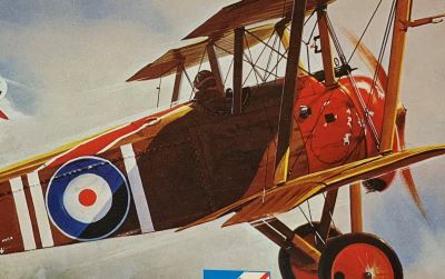 完成品 複葉機 SOPWITH CAMEL ソッピースキャメル 1/72 世界の複葉機シリーズ ジオラマ模型 プラモデル コレクションケース付き