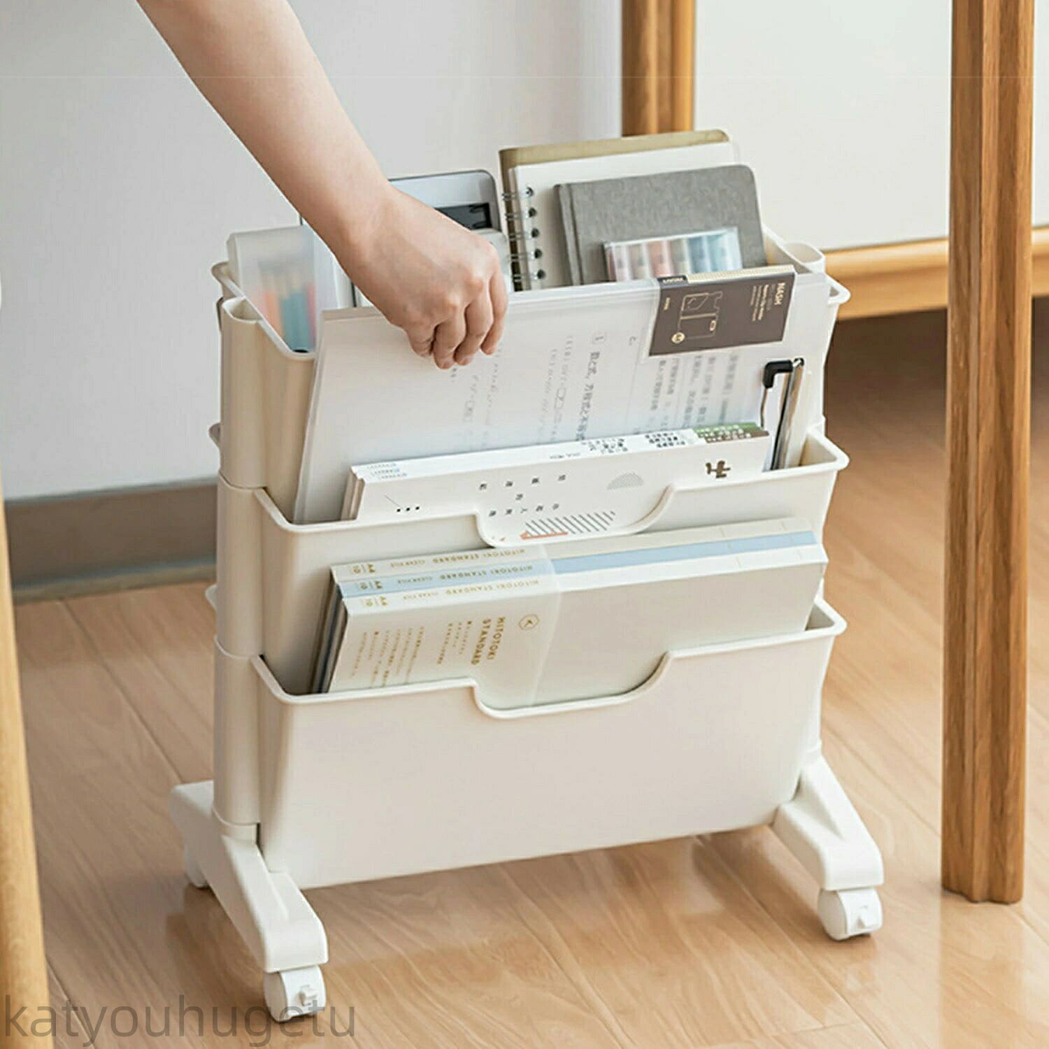 【時間限定10%OFFク一ポン】【送料無料】マガジンラック ミニ 3段 キャスター 本棚 棚 移動 小物収納 文房具収納 書類整理 収納棚 ファイル立て 雑誌収納 本収納 新聞収納 新聞ラック 両面 【ラッピング不可】