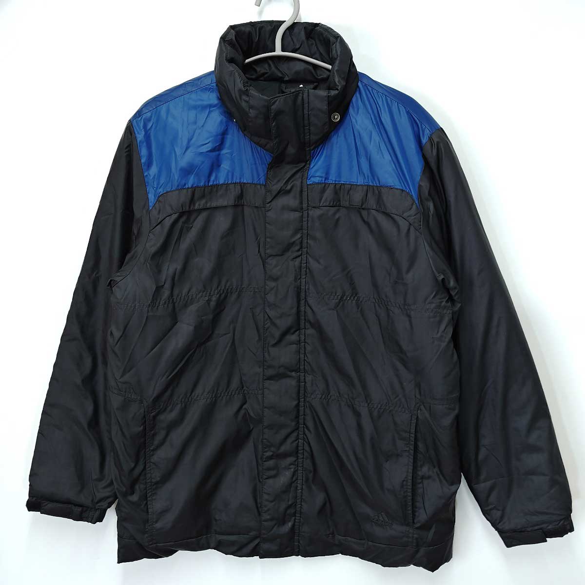 【中古】[フードなし] アディダス 中綿ジャケット CLIMAPROOF M ブラック x ネイビー P22286 A2N001 メンズ ADIDAS サッカー 防寒 スポーツ