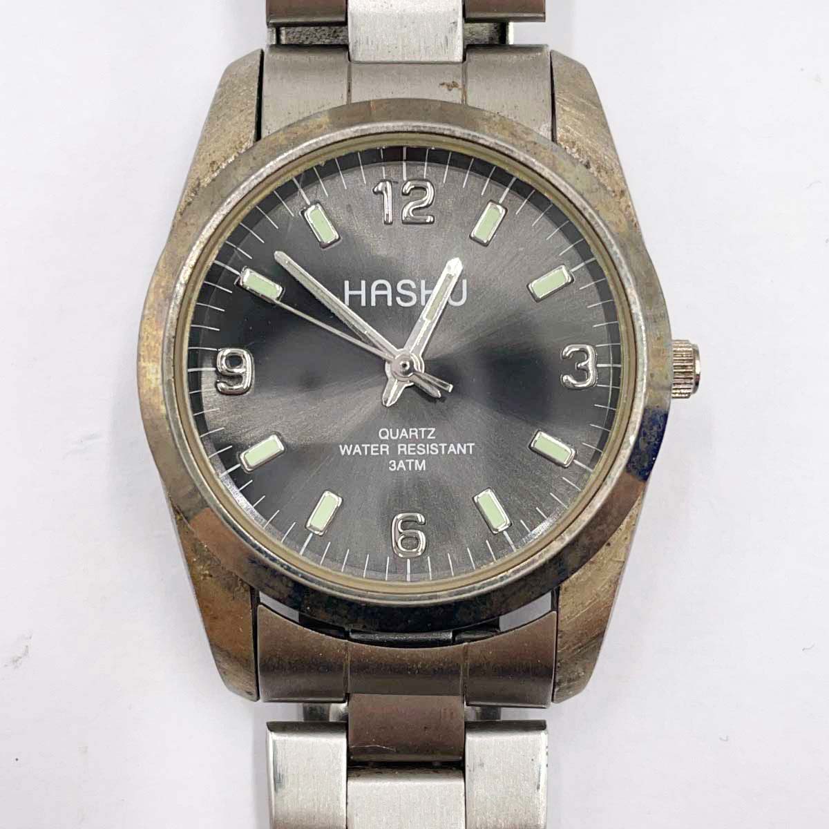 商品について ※商品は画像にあるものがすべてとなります。【仕様】 　ブランド：HASHU ハシュー　タイプ：腕時計　対象：レディース 【状態】　全体的にキズや汚れがあり、サビなどもみられます。 また、電池切れのため交換が必要です。