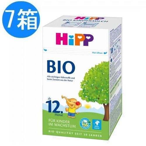 HiPP ヒップ BIO オーガニック 粉ミルク 子供用 (12ヶ月〜) 600g 内容量 600g(1箱) x 7個 広告文責（社名・連絡先電話番号） Kawaii Global GmbH、03-6311-4640 メーカー名 HIPP ヒップ 原産国名 ドイツ製 商品区分 オーガニック グラスフェッド粉ミルク 対応年齢 12ヶ月～Hipp Organic(ヒップ・オーガニック) 粉ミルク 子供用 (12か月〜) 600g は、無農薬有機農法で飼育した牛のミルクを使用して作られており、成長ホルモンなどを投与せず、ドイツ国内におけるバイオ農産物法が定めたオーガニック基準をクリアしており、厳しい安全基準の中で作られた安心安全なオーガニック粉ミルクです。鉄、ヨウ素、亜鉛、貴重なビタミンなどの重要な成長成分が、子供が今必要な量で含まれており、有タンパク質含有量は年齢に応じて減少するように作られております。 幼児の健康な成長のための優秀な有機成分を含んでいます。 ヒップ(HIPP)とは ヒップ(HIPP)は、1899年から100年以上に渡って、オーガニック粉ミルクを初め多数の離乳食品を製造しているドイツの老舗メーカーです。 Hipp Organic(ヒップ・オーガニック)の粉ミルクは、無農薬有機農法で成長ホルモンなどを投与せず飼育した牛のミルクを使用して作られています。ドイツ国内におけるバイオ農産物法が定めたオーガニック基準をクリアしており、厳しい安全基準の中で作られた安心安全なオーガニック製品を製造しています。 ドイツの産院でもHipp 社のミルクしか使用しないところも多く、ドイツの航空会社であるルフトハンザ航空の離乳食はHipp 製品が提供されています。 材料 成分:スキムドミルク*、ラクトース*、植物油*（パーム油**、菜種油*、ヒマワリ油*）、魚油1）、クエン酸カリウム、炭酸カルシウム、オルトリン酸カルシウム、クエン酸ナトリウム、塩化カリウム、炭酸マグネシウム、 L-トリプトファン、ビタミンC、硫酸鉄、ビタミンE.、酸化亜鉛、ナイアシン、パントテン酸、硫酸銅、ビタミンA、ビタミンB6、ビタミンB1、ヨウ素酸カリウム、葉酸、セレン酸ナトリウム、ビオチン、ビタミンD、硫酸マンガン 、ビタミンK、ビタミンB12。 DHAが含まれています（乳児用調製粉乳の法律で義務付けられています）。 DHAはオメガ3脂肪酸カテゴリに属しています。 注意事項 ※お客様が通常と同じお買い物ステップで安心して海外の商品を購入できるよう、楽天市場から指定を受けた委託先である（株）コマースロボティクスがが、当店の店舗運営業務を行います。・当店でご購入された商品は、原則として、「個人輸入」としての取り扱いになり、全てドイツのベルリンからお客様のもとへ直送されます。・個人輸入される商品は、全てご注文者自身の「個人使用・個人消費」が前提となりますので、ご注文された商品を第三者へ譲渡・転売することは法律で禁止されております。 ・通関時に関税・輸入消費税が課税される可能性がありますが、関税、輸入消費税、通関手数料等が発生した場合は当店で負担致しますのでご安心ください。関税をお支払いいただいたお客様は、お問い合わせフォームからご連絡をお願い致します。＊色がある場合、モニターの発色の具合によって実際のものと色が異なる場合がございます。