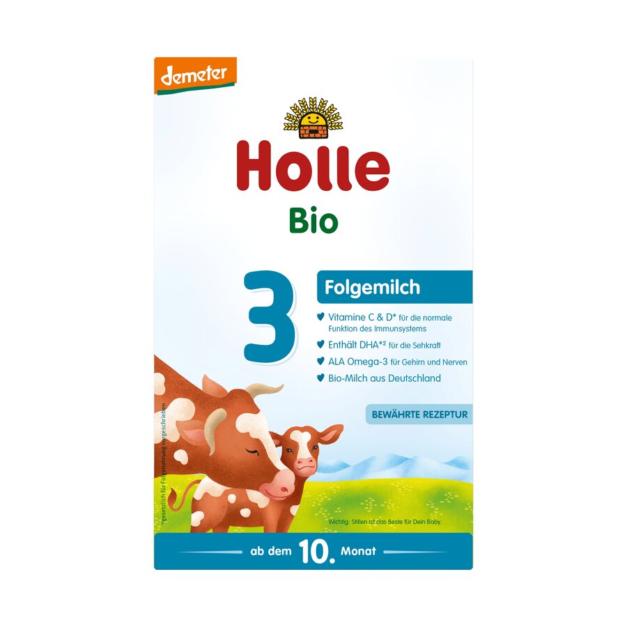 【Holle】Bio-Folgemilch 3 nach dem 10. Monat (600 g) Demeter 内容量 600g(1箱) 広告文責（社名・連絡先電話番号） Kawaii Global GmbH、03-6311-4640 メーカー名 ホレ Holle 原産国名 ドイツ製 商品区分 オーガニック グラスフェッド粉ミルク 対応年齢 10ヶ月からの赤ちゃんに必要なたんぱく質・炭水化物・カルシウム・鉄分がたっぷり入っています。 味は母乳に近い味で、赤ちゃんにとって消化に良い良質なたんぱく質が多く含まれています。 Holle(ホレ)社の粉ミルクとは 自然豊かなアルプス山脈で育てられた牛のミルクから作られており、1933年創業当初から80年以上、今も変わらず無添加の製品にこだわり続けています。 Holle (ホレ)社の製品とは アルプス山脈の土壌と生態系の営みのサイクルを重視したバイオダイナミック*【デメター農法】で管理し製造されています。 *【デメター農法とは】 ドイツで提唱された土壌と生態系のサイクルを尊重している農法です。 デメター農法では、牛やヤギは、生態系のサイクルを尊重し育てられており、自然に近くストレスのない環境で自然に生えてきた雑草を食べて育てられます。スイスを始め、ドイツ、ヨーロッパ全域、アメリカからも高い評価を受けています。 材料成分 スキムミルク**、モケ製品* (一部脱塩ホエイパウダー)、植物油* (パーム油*、ヒマワリ油*、菜種油*)、マルトデキストリン*、デンプン*、炭酸カルシウム、塩化カリウム、微細藻類由来の油 シゾキトリウム sp、ビタミンC、オルトリン酸カルシウム塩、L-チロシン、クエン酸カリウム、塩化ナトリウム、L-トリプトファン、硫酸鉄、硫酸亜鉛、炭酸マグネシウム、ナイアシン、ビタミンE、硫酸銅、パントテン酸、ビタミンA 、ビタミンB6、硫酸マンガン、ヨウ化カリウム、ビタミンB1、葉酸、ビタミンK、亜セレン酸ナトリウム、ビタミンD、ビオチン、ビタミンB12 *有機農業から **デメター農業 (バイオダイナミック農法：合計デメテル含有量 68%) 100g の乳児用粉ミルクは 181ml のスキムミルクから作られます。DHA (オメガ 3　法的に義務付けられています) が含まれています。 賞味期限 商品下部付近に記載（日/月/年） 保存方法 開封前は直射日光、高温多湿を避け、開封後は乾燥した場所（冷蔵庫ではない）に保管し3週間以内にご使用ください。 注意事項 ・当店でご購入された商品は、原則として、「個人輸入」としての取り扱いになり、全てドイツのベルリンからお客様のもとへ直送されます。 ・個人輸入される商品は、すべてご注文者自身の「個人使用・個人消費」が前提となりますので、ご注文された商品を第三者へ譲渡・転売することは法律で禁止されております。 ・通関時に関税・輸入消費税が課税される可能性があります。 ・課税額はご注文時には確定しておらず、通関時に確定しますので、商品の受け取り時に着払いでお支払いください。 詳細はこちらご確認下さい。 ・関税、輸入消費税、通関手数料等が発生した場合は、当店で負担致します。 関税をお支払いいただいたお客様は、お問い合わせフォームからご連絡をお願い致します。 ・モニターの発色の具合によって実際のものと色が異なる場合がございます。※メーカーによる商品のリニューアルにより、掲載画像のパッケージデザインとは異なる商品になる場合がございますのでご了承ください。気になる事があればご購入前にご確認ください。※賞味期限はドイツでは日/月/年の順に記載されております。