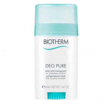 内容量 40ml 原産国 ドイツ製 Biotherm ビオテルム デオドラント ピュア 制汗剤スティック 40ml Biotherm Deo Pure Antiperspirant Stick 40 ml 説明 アルコールフリーのデオドラントスティックで、パウダーのような優しいテクスチャーで塗りやすく、ベタつかないのが特徴です。すべての肌タイプに対応し、最大48時間の効果を約束します。 使用方法:わきの下に直接やさしくなじませてください。 使用方法 わきの下へ直接塗布してください。 成分、特徴 シクロペン タシリカン、アルミニウム クロロハイドレート、ステアリル アルコール、ポリデセン、PPG-14 ブチルエーテル、パルミチン酸イソプロピル、硬化ヒマシ油、PEG-8 ジステアレート、香料、ビサボロール、C12-13 乳酸アルキル、シリカ、BHT 注意事項 ※・当店でご購入された商品は、原則として、「個人輸入」としての取り扱いになり、全てドイツのベルリンからお客様のもとへ直送されます。 ・個人輸入される商品は、すべてご注文者自身の「個人使用・個人消費」が前提となりますので、ご注文された商品を第三者へ譲渡・転売することは法律で禁止されております。 ・通関時に関税・輸入消費税が課税される可能性がありますが、関税、輸入消費税、通関手数料等が発生した場合は当店で負担致しますのでご安心ください。関税をお支払いいただいたお客様は、お問い合わせフォームからご連絡をお願い致します。＊色がある場合、モニターの発色の具合によって実際のものと色が異なる場合がございます。