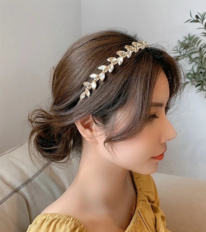 ヘアバンド 花嫁 ウェディングカチューシャ カチューシャ 結婚式 ヘッドドレス ウエディング 髪飾り ブライダル シンプル 演奏会 パーティー 二次会 発表会