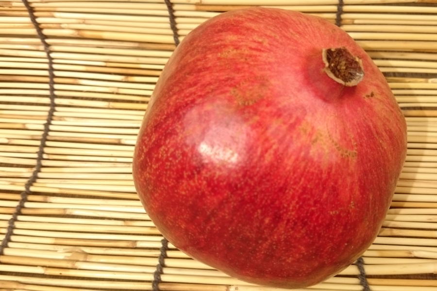 【旬のオススメ】USA産柘榴(ザクロ) 1個