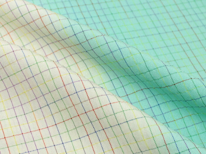【おつとめ品！】帯揚げ暈し　格子絹100％水色【新品】