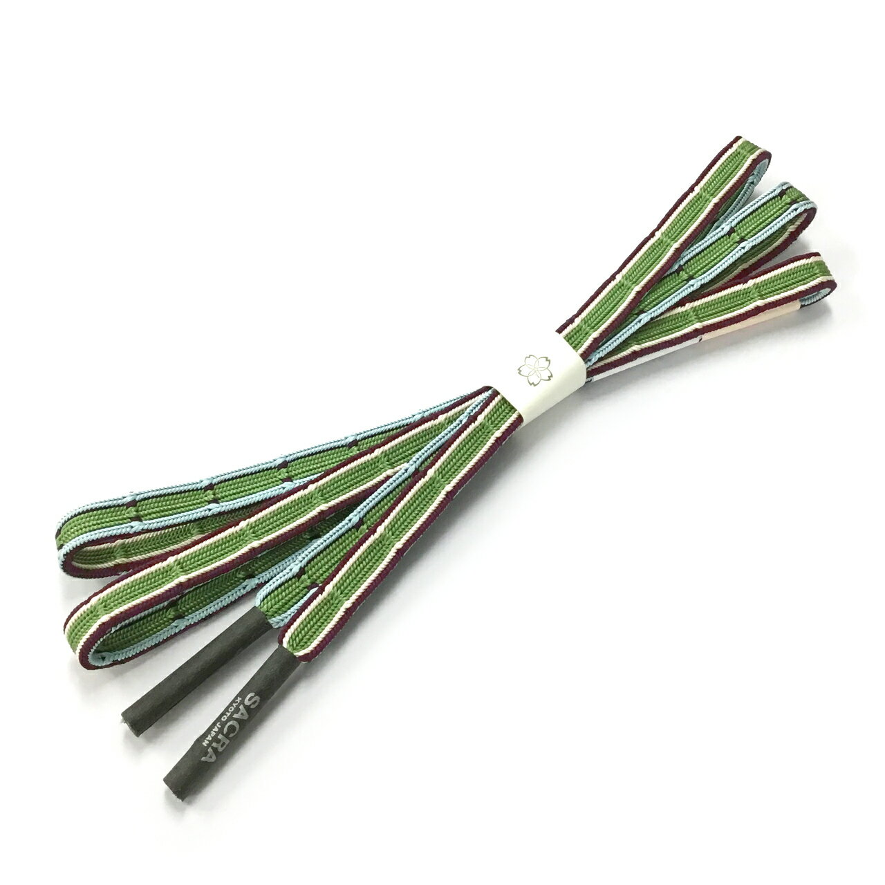 ◆ご紹介商品の色は「日本の伝統色　和色大辞典」を参照しております。 　またモニターや端末の設定により色の表示には差異が生じる場合がございます。 　ご了承くださいませ。京好みのやさしい雰囲気にモダンな感覚を加えた新しい作品を発信する、 京都の新進気鋭のブランド【和小物さくら / SACRA】。 竹のようなリズミカルさとシンプルな美しさを魅せる「綾竹竹節組」 片面は浅緑色に胡粉色と葡萄色、もう片面は浅緑色に空色で組まれており、両面のどちらでもお使いいただけます。 合わせるお着物や帯に合わせて出す色を変えることができますので、コーディネートのアレンジも楽しめますね。 総丈（房除く）　約 151 cmです。 移り変わる季節や様々な場面に着物姿のアクセントとして。 カジュアル着物や紬、小紋、附下などに合わせてお出掛けください。 ★色違いは以下をご覧ください↓ 「帯締め　綾竹竹節組　両面　黒色」 「帯締め　綾竹竹節組　両面　暗紅色」 「帯締め　綾竹竹節組　両面　濃藍色」 ※商品ページがない場合は売り切れとなっております。 ※こちらの商品は配送日時指定を承ることが出来ませんので、ご了承くださいませ。