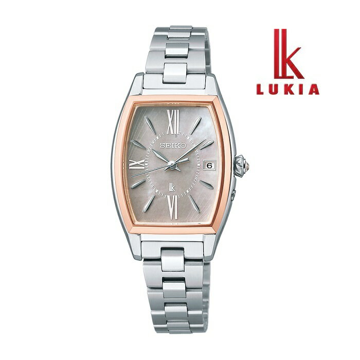商品情報 ブランド名 セイコー ルキア　SSQW072 機能 ソーラー電波 日付カレンダー付き 10気圧防水 　カーブサファイヤガラス スーパークリアコーティング　白蝶貝ダイヤルクリスタルガラス入りりゅうず耐ニッケルアレルギー　耐磁 ケースサイズmm　(縦 横 厚さ) 37.0×24.6×8.3mm ケース素材 純チタン(一部ピンクゴールド色めっき) プラチナダイヤシールド バンド留金タイプ ワンプッシュ三つ折れ方式 付属品 メーカー保証書 BOX 注意 ※(納期の注意) 腕時計の商品につきましては、すべてリアルの店頭からのピックアップになります。 リアルの店頭での販売などで在庫切れの場合は、納品できない場合があります。 その場合、納当社都合によるキャンセルとさせていただきますご了承ください。 ※モニターの発色の具合によって実際のものと異なる場合がございます。 その他 プレゼント用のラッピングなどは無料です。腕時計のベルトのサイズ調整について
