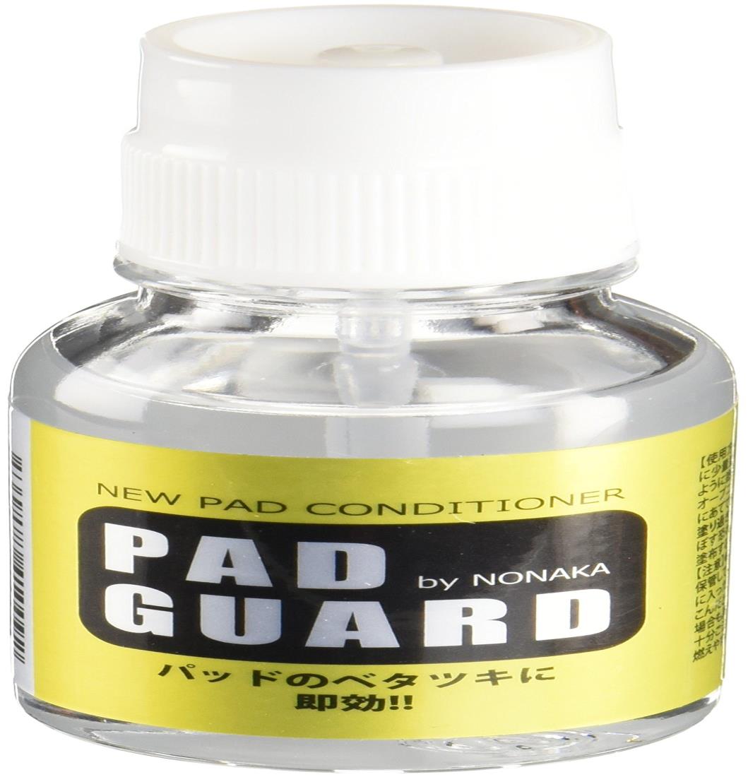 ◆商品名：ノナカ　パッド・ガード　20ml入り革タンポ（パッド）のベタつき解消、リフレッシュに絶大な効果があります。フタに取り付けてあるハケでタンポ（パッド）の表面に薄く塗り、紙や布でふき取る事で、タンポ（パッド）のベタつきを劇的に解消します！定期的に塗る事で、タンポ（パッド）のコンディションを整え、硬くなりにくくなります。揮発性が高い液体のため、使用時以外はしっかりと蓋を閉めてください。商品紹介 革タンポ（パッド）のベタつき解消、リフレッシュに絶大な効果があります。 フタに取り付けてあるハケでタンポ（パッド）の表面に薄く塗り、紙や布でふき取る事で、タンポ（パッド）のベタつきを劇的に解消します！ 定期的に塗る事で、タンポ（パッド）のコンディションを整え、硬くなりにくくなります。 揮発性が高い液体のため、使用時以外はしっかりと蓋を閉めてください。 PAD GUARD (20ml・UNIT/6) 火気厳禁。飲料ではありません。お子様の手の届かない場所に保管してください。火気には十分ご注意願います。（当製品のしみこんだ綿棒や紙は非常に燃えやすくなってますので注意してください。）