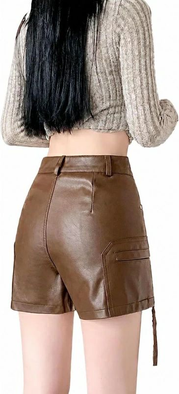 ショートパンツ レザー調 ハイウエスト 脚長効果 美脚 秋 冬 カジュアル ストリート ワークスタイル インナーパンツ付き コーヒーカラー