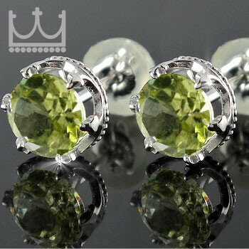 [ポスト太め0.9ミリ] プラチナ ピアス ペリドット ピアス ピアス スタッドピアス 王冠 宝石 大粒 シンプル 8月誕生石 レディース メンズ