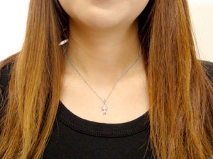 [送料無料]ダイヤモンド　シンプル　クロス　十字架　ペンダント　ネックレス　プラチナ　レディース　メンズ　4月の誕生石【楽ギフ_包装】【コンビニ受取対応商品】