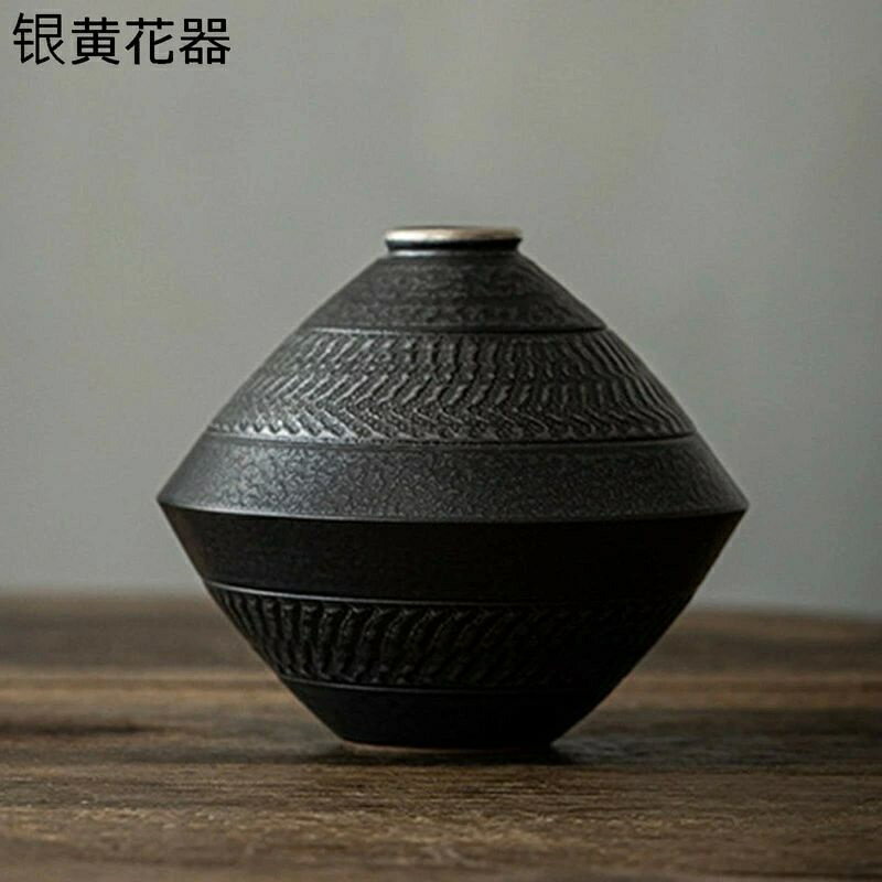 フラワーアレ セラミックス花器 陶器花瓶 花瓶 彫刻 古典 復古 ヴィンテージ ミニ花器 一輪挿し 小さめ花器 柄 黒 和式 和風花瓶