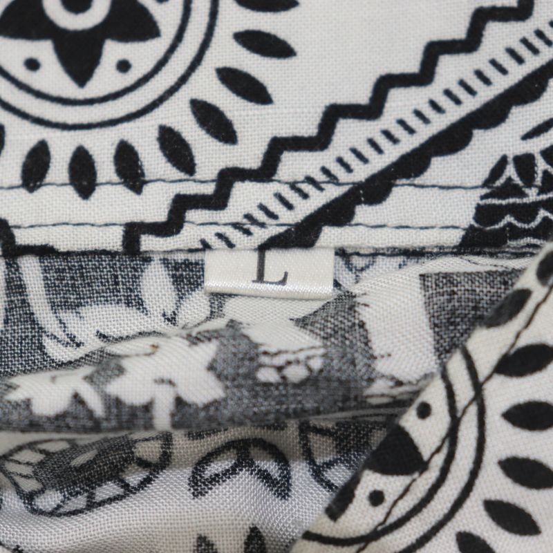 00s 総柄 レーヨン 半袖シャツ 古着 ★ メンズ 表記Lサイズ ホワイト・ブラック