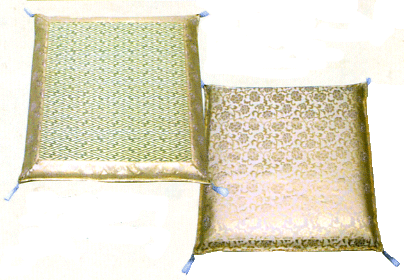 【大感謝祭P5倍＋クーポン】仏具 お盆用品 『イグサ座布団 沙や形 リバーシブル 送料無料 』仏壇 座布団 導師布団 仏壇用座布団 仏前座布団 法事座布団 法要座布団 仏壇 仏事 お盆 お寺用 夏用