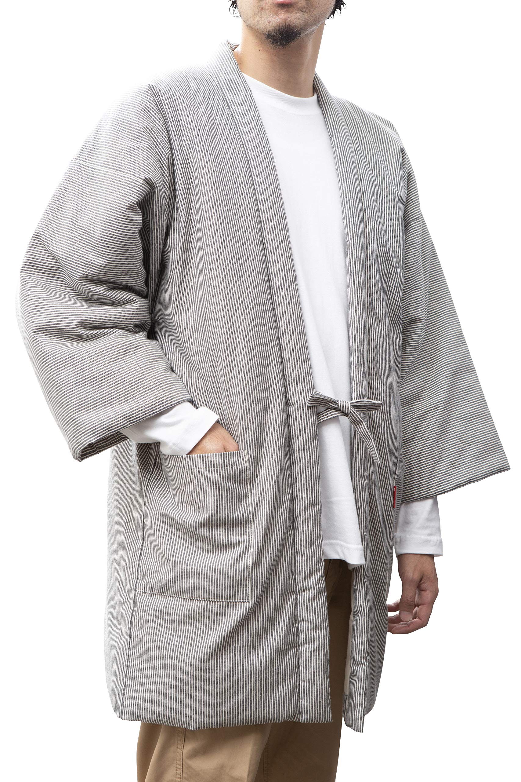 ・サイズ:LL(XL) (適応身長 175cm~185cm / 着丈92cm / 身幅65cm / 裄丈76cm / 胸囲80~104cm) ・素材:表地 綿100%、裏地 綿100%、中綿 綿70% ポリエステル30% ・生地:綾織 ・使用糸:経糸40双糸、緯糸20単糸 ・機能:保温性、吸湿性