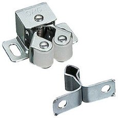 ローラーキャッチ 中 ユニクロ シルバー 全長31.5mm 押込力13N 引張力36N ねじ付 建具用 キャビネット ドア 固定金具