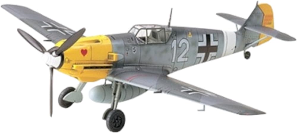 ・スケール:1/72 ・完成時サイズ:全長122mm、全幅137.5mm ・素材:プラスチック