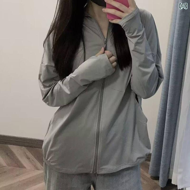 Rakuten - UVカットパーカー レディース ラッシュガード 指穴付き 薄手 涼感素材 羽織り 日焼け防止 紫外線対策 サマーアウター 速乾 冷房対策 長袖 無地 軽い 持ち運び便利 通気性 フード付き 軽量
