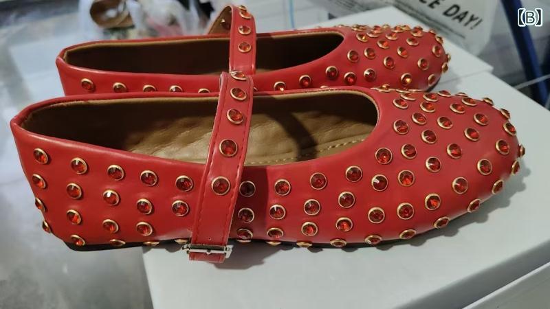 パンプス レディース ビジュー フラットシューズ ローヒール ラウンドトゥ ライン...
