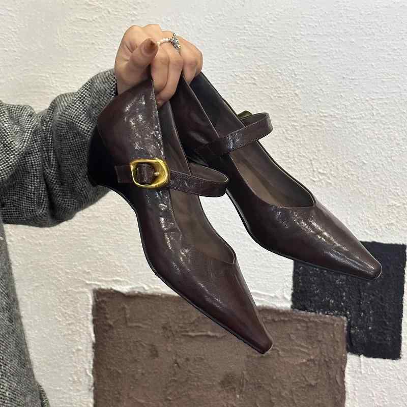 パンプス レディース レザー調 尖頭 一字ベルト チャンキーヒール ストラップ 歩きやすい 安定感のあるヒール ヒール おしゃれ オフィスカジュアル エレガント 疲れにくい 履きやすい 美脚 通勤靴