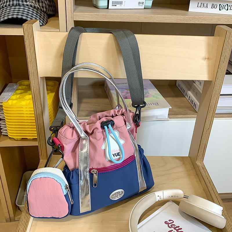ショルダーバッグ レディース 異素材ミックス 水桶バッグ 巾着型 斜め掛け 肩掛け 2WAY 配色切り替え かわいい 軽量 収納しやすい カジュアル デイリー 通勤 通学 旅行 おしゃれ 鞄 かばん