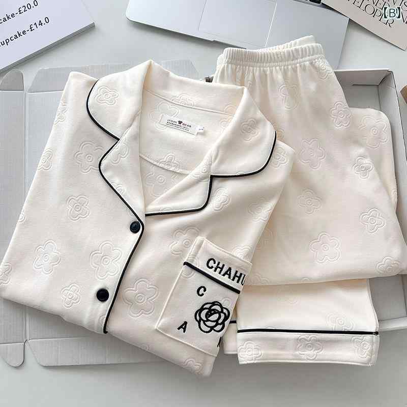 kbox楽天市場店のパジャマ レディース セットアップ 上下セット 襟付き 刺繍入り 長袖 防寒 あったか素材 ルームウェア 部屋着 暖かい 保温性 柔らかな肌触り 秋冬用 リラックスウェア 寝巻き 快適睡眠 防寒対策｜アングル2