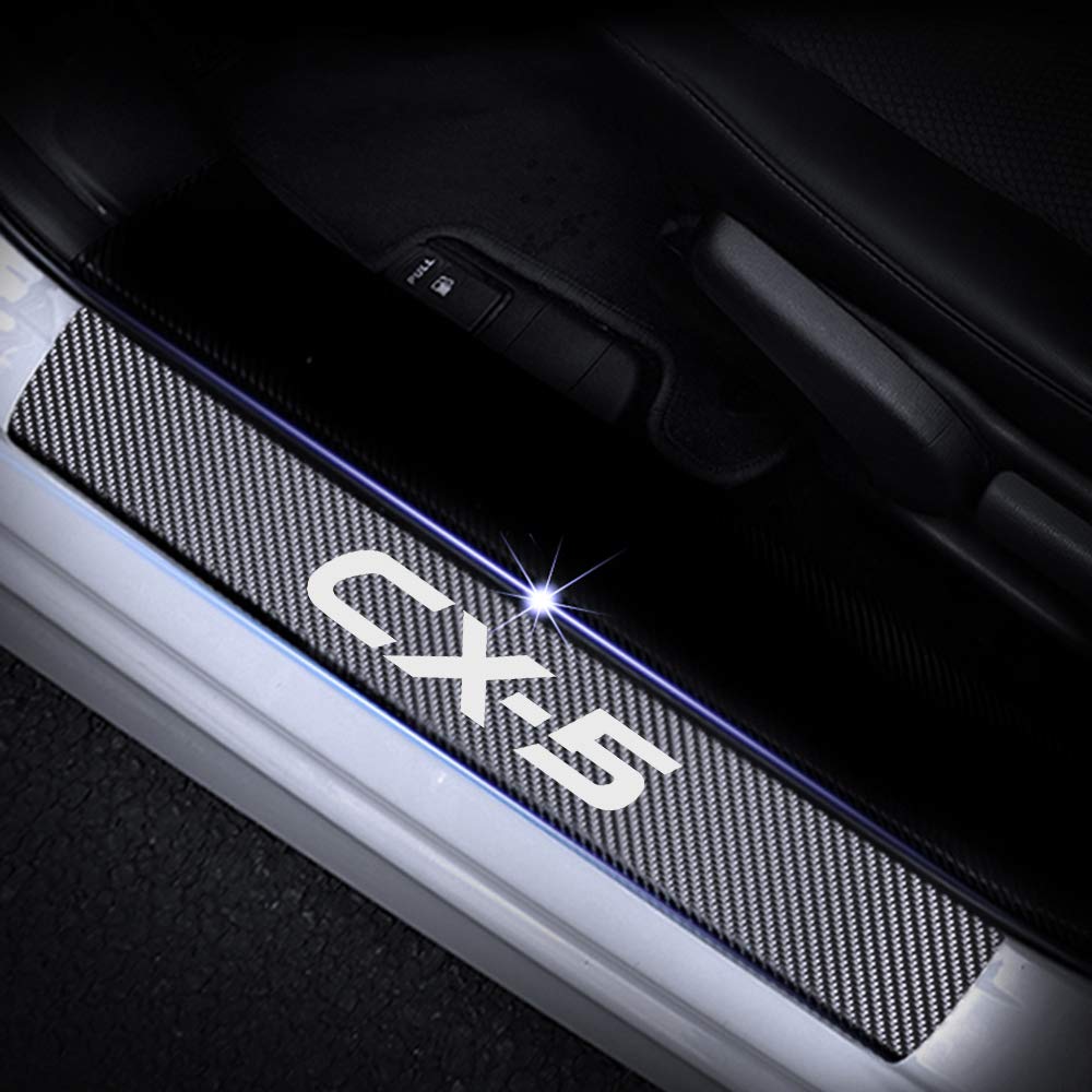 ・適用車種:マツダ CX-5 ・素材:高品質PVC(炭素繊維テクスチャー) ・カラー:白 ・フロントのサイズ:長さ約48.0cm 幅さ約6.8cm ・リアのサイズ:長さ約24.2cm 幅さ約6.8cm ・性能:滑り止め、防水性、耐候性、耐性、耐摩耗性 ・セット:4枚(フロント2枚+リア2枚)と小型スクレーパー