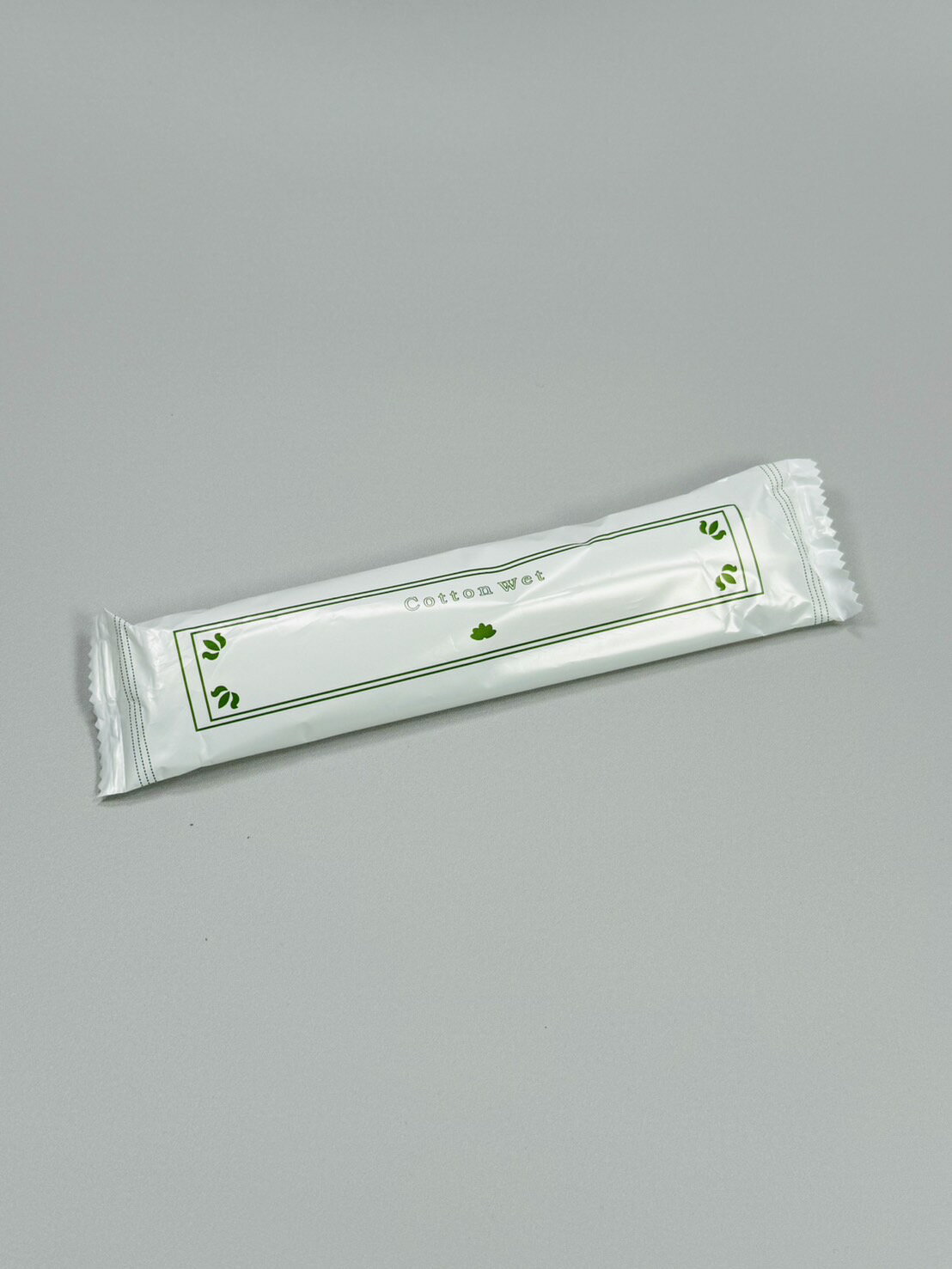 コットンウエット80丸（200本） 丸型 大判 厚手 コットン 綿 不織布 おしぼり 高級感 ウエットティッシ..