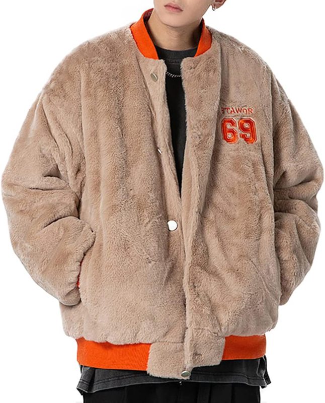 　　　 ◆◇◆売れている秘密◆◇◆ 人気のボアジャケット。カジュアルにかっこよく仕上げてくれる計算して作られた絶妙なシルエットも嬉しいポイント。 表地の触り心地は毛皮調のフェイクファーで上品でキレイな印象の仕上がりに。保温力に優れた【ボア+中綿】素材を使用し、冬でも温かさ抜群です。 きれいめカジュアルスタイルからストリートカジュアルコーデまで幅広く使えるアイテムです。暖かくスマートなシルエットがオシャレ男子にピッタリのアイテムです。 適度な厚みのあるしっかり綿生地で作られているので、通気性が良く、防風、防寒性に優れています。軽量で温かく、寒い季節には欠かせないアイテム！ 大人カジュアルは上品に仕上げる。優れた保温性と軽い着心地で実用性GOOD！この冬絶対おさえておきたいアウターです。 　　　◆◇◆注意事項◆◇◆ご覧のモニターの環境、撮影環境により実物と色味が異なって見える場合がございます。湿った状態で他のものと擦り合わせると色が移る恐れがあります。濃色品の洗濯時は、白色、淡色と分けて洗ってください。説明 -