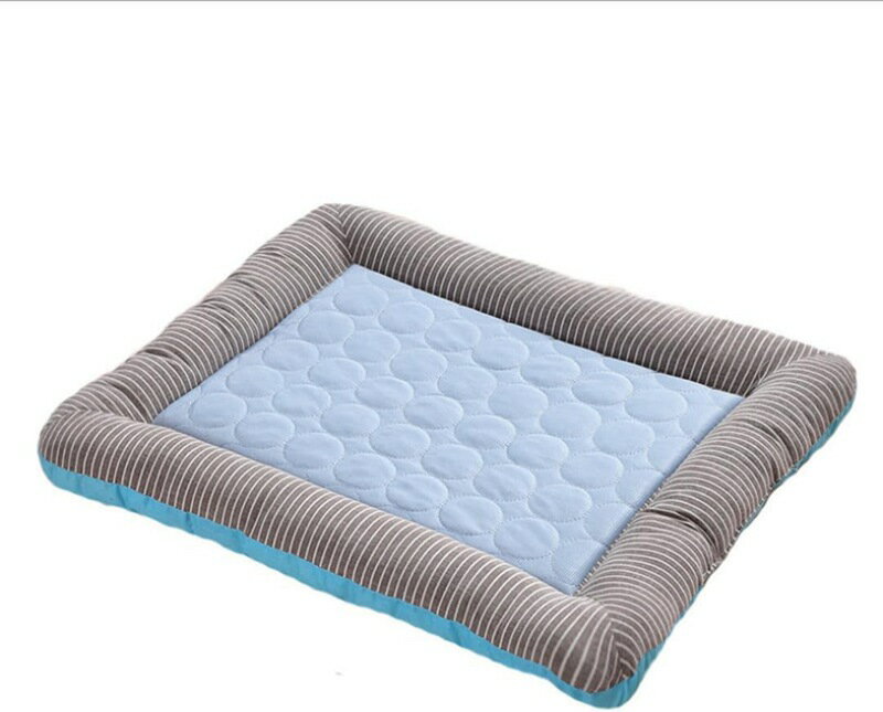 　　　 ◆◇◆売れている秘密◆◇◆ 表面は涼しげな感じのポリエステル生地を使用します。触すると涼感冷感が感じられます。中に上質なコットンを充填し、肌触りが柔らかいです。ペットの肌をやさしくケアします。ペットを夏の間快適に過ごさせますよ〜 弾...