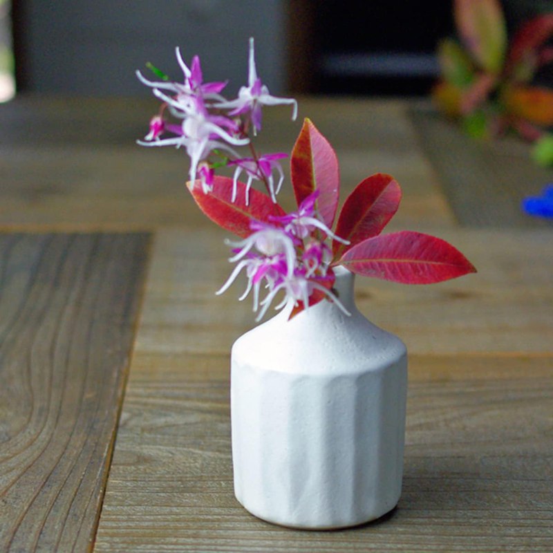 しのぎ一輪挿し 陶器 花瓶 一輪挿し おしゃれ ギフト プレゼント F 玄関 オフィス 在宅ワーク モダン ..