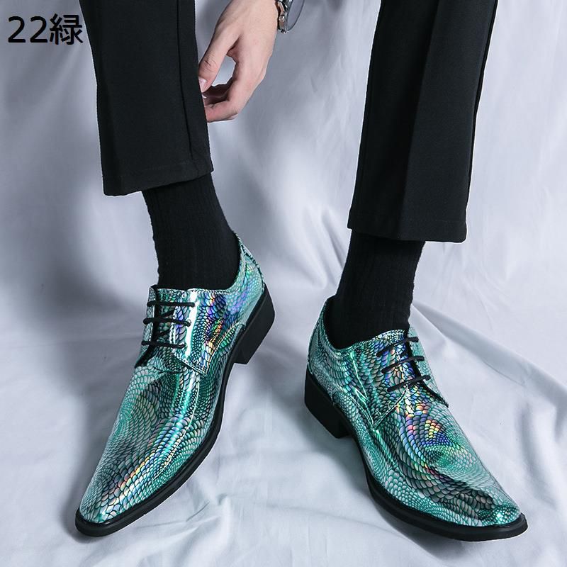 蛇柄 ビジネスシューズ メンズ 外羽根 ポインテッドトゥ シルバー グリーン ロングノーズ 印象派 個性的 レインボー光沢感 ホスト系 B系 夜店 おしゃれ かっこいい キラキラ 輝き 美容師 散髪師