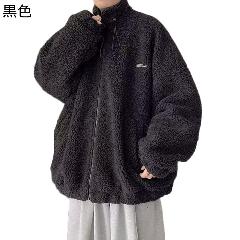 　　　 ◆◇◆人気の秘密◆◇◆ サイズ：詳しいサイズは左画像をご覧くださいませ 保温性：表地はもちるん、裏地までボア仕様の、軽くてあったかいボアジャケットです、程よい厚さで、動きやすさも保温性も、毛が抜けず、長年愛用できるジャケットに。 ポケット：両サイドに大きいサイズポケット付き、便利性とファッション性が兼ね備えているジャケットです。シンプルでかっこいいデザインだから、秋冬の定番アウターになります。 々な場面で：登山、ハイキング、フィッシング、キャンプなどのアウトドアドアはもちろん、通常のファッション着としても活躍できます。 　　　◆◇◆注意事項◆◇◆ご覧のモニターの環境、撮影環境により実物と色味が異なって見える場合がございます。湿った状態で他のものと擦り合わせると色が移る恐れがあります。濃色品の洗濯時は、白色、淡色と分けて洗ってください。説明 「商品紹介」 ★メイン素材:通気性に優れ、柔らかい肌さわりを与えてくれる。 ゆったりした効果は普段のサイズより、一つ大きめのほうがお勧めます。サイズは平置きでの採寸につき、若干の誤差がある場合がございます。 「商品特徴」 ?~柔らかくてゆったりとした素材を使い、さらっとした着心地に仕上げ、耐久性と防寒性に優れたジャケットが登場です。 ?~もこもこな素材感がほどよい甘さをだしていて、とっても可愛いボアブルゾンです！ ?~高品質な生地は柔らかな肌触りがあります、快適性が大幅に向上しました、保温性に優れ、秋冬に着回しアイテムとして1枚は持っておきたい人気パーカー。 ?~シンプルなデザインで魅力をよく見せてくれます。ランニングやウオーキングなどのアウトドアはもちろん、通勤、通学、旅行にも重宝します。 ☆★☆「ご注意」☆★☆ ?実際の製品の色は、色収差や撮影光の状態をモニターするためにここに表示されている画像とは多少異なる場合があります。 ?輸送中に完全に密閉されているために、少数の商品は匂いがするかもしれません。数日間は換気の良い場所に置いて、臭いは消えます。 「検索キーワード」 コート メンズボアコート ボアジャケット ボアブルゾン ゆったり 切り替え アウター もこもこ フリース ドロップショルダー 防寒 パーカー 秋 冬 着やせ 無地 通学 通勤 M~2XL フリースジャケット ボアジャケットメンズ モッズコート アウター 裏起毛 モコモコ 厚手 スプライス フード付き 暖かい 冬 ゆったり 柔らかい ファッション カジュアル ボアブルゾン リバーシブル ボアジャケット ボアコート 2way ボア ブルゾン ジャケット コート アウター マウンテンパーカー フリースジャケット スタンドブルゾン もこもこ