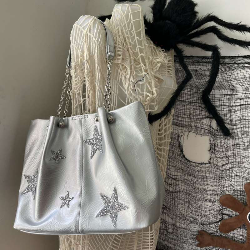 トートバッグ 星柄 大容量 レディース 2way 大きめ チェーン 肩掛けバッグ スパンコール 手提げ A4 PUレザー とーとばっく キラキラ 華やか シルバー 撥水 軽量 便利 丈夫 ガールズ 高校生 流行り 可愛い