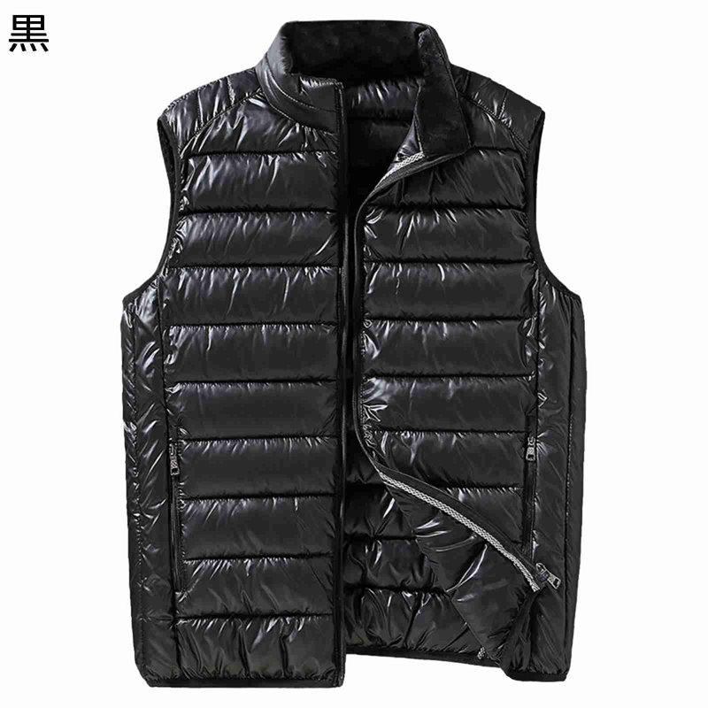 　　　 ◆◇◆人気の秘密◆◇◆ 【優質な生地】こちらのベストは中綿入りで暖かく、デザインも良く体にフィットするシルエットデザインで保温効果は抜群。中綿入りで保温性と軽量性を兼ね備えたアウターに仕上がっております。 【防寒保温】防寒バッチリで軽量。 使い勝手抜群な定番人気のノースリーブベストが登場しました。 カジュアルかつシンプルなので、どんなコーディネイトにも合わせやすいです。 【ポケット】左側と右側に貴重品などを小物を入れるの便利なポケットが2つ付きので、収納性が抜群です。 【シンプル】おしゃれな男性の必須アイテム「ベスト」。シンプルなデザインなのでビジネスシーンからカジュアルまで様々なシーンで大活躍。ベストを着るだけでおしゃれに見えちゃう万能アイテム。 【適用場合】バランスが良いシルエット、きちんとしている縫製、通勤や出張や旅行などのシーンに大活躍のベストです。普段着、デート、トラベル、あそび、通勤、通学、アウトドア、披露宴、二次会、同窓会、外出、部屋着、お呼ばれ、出張、運転、プレゼント。 　　　◆◇◆注意事項◆◇◆ご覧のモニターの環境、撮影環境により実物と色味が異なって見える場合がございます。湿った状態で他のものと擦り合わせると色が移る恐れがあります。濃色品の洗濯時は、白色、淡色と分けて洗ってください。説明 ?いらっしゃいませ? 「商品紹介」 表地：ポリエステル 詰め物a：ポリエステル 「商品特徴」 ● 上質なポリエステルを採用し、耐摩耗性に優れて破れにくいです。肌触りが良くて洗い易くて、快適な着心地を楽しむことができます。 ● 温かさと軽さを両立させるため、ポリエステル素材にこだわり抜いて超軽量を実現させました。裏地は肌触りの良い上質ポリエステル素材を採用。快適でチクチク感無し。 ● カジュアル感抜群の防寒ベストが登場！カジュアルな中に、上品さを感じるオシャレコーデです、とても軽いので動き安い。 ● 防寒性とファッション性を兼ね備え、カジュアルさがアップ。 重厚感のあるダウンジャケットと比べて、ベストは軽く、 腕や肩回りがもたつくことなく動かしやすくて スマートなシルエットですっきり着られる点が魅力的です。 ● コーデの幅が広いので、通勤や通学、職場や学校、作業や運動、散歩やドライブ、サイクリングやツーリング、釣りやフィッシング、登山やハイキング、旅行や合宿、 部屋着やパジャマ、ルームウェアなど、多様なシーンにお使いいただけます。 ??????????????????「ご注意」?????????????????????? ? 商品サイズは平置きで採寸していますから、1−3cmぐらいの誤差がありますのでご了承ください。ただの参考としてご利用ください。 ? 商品写真はできる限り実物の色やサイズに近づけるよう加工しておりますが、写真を撮る時の燈光とお使いのPCモニターにより多少異なる場合がございます。もしくは商品に更に問題があった場合は、お手数おかけ致しますが、その旨ご連絡ください。 ご覧下さい！ ? 「検索キーワード」 インナー 秋冬春 ベスト ダウンコットン 綿入り 重ね着 保温ジャケット 立襟 防寒対策 暖か あったか 防寒着 チョッキ ノースリーブ 袖無し 丸首 クルーネック v首 中綿ブルゾン ダウンパーカー 中高年 スタンドカラー 冬 保温性 レディース 女性用 男女兼用 お揃い 保温防寒 袖なし 光沢感 エナメル キルティング ジッパー 防水トレッキング 旅行 軽い ダウンジャケット 中綿ジャケット ダウンコート ブルゾン おしゃれ 大きいサイズ カジュアル アウター 長袖 中綿 アウトドア 登山 防風 防寒 暖かい ショート丈 スリム 秋冬