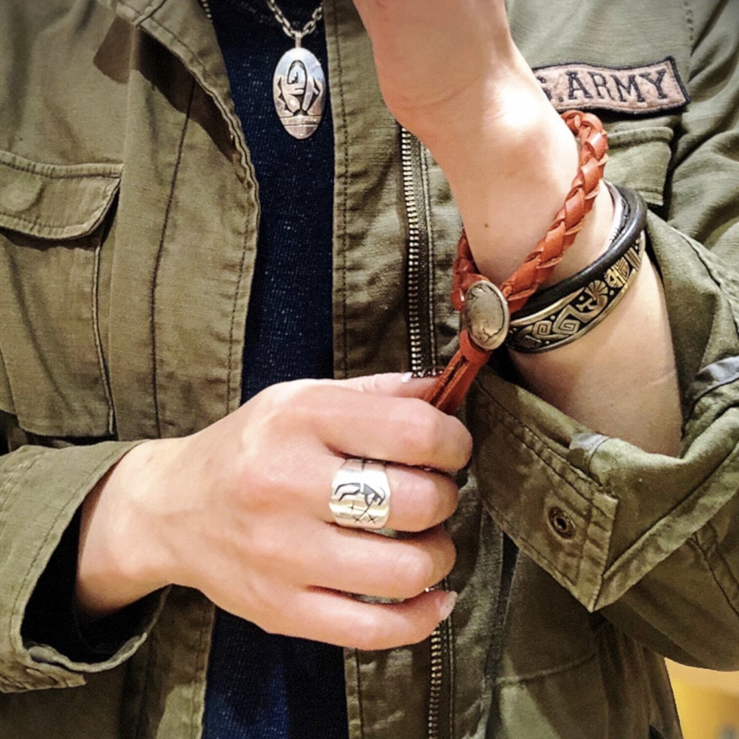 【KC,s】ケーシーズ ブレスレット 4本編み カウハイド KSA511 レザーブレス 0.8cm幅 8mm幅 本革 牛革 ..