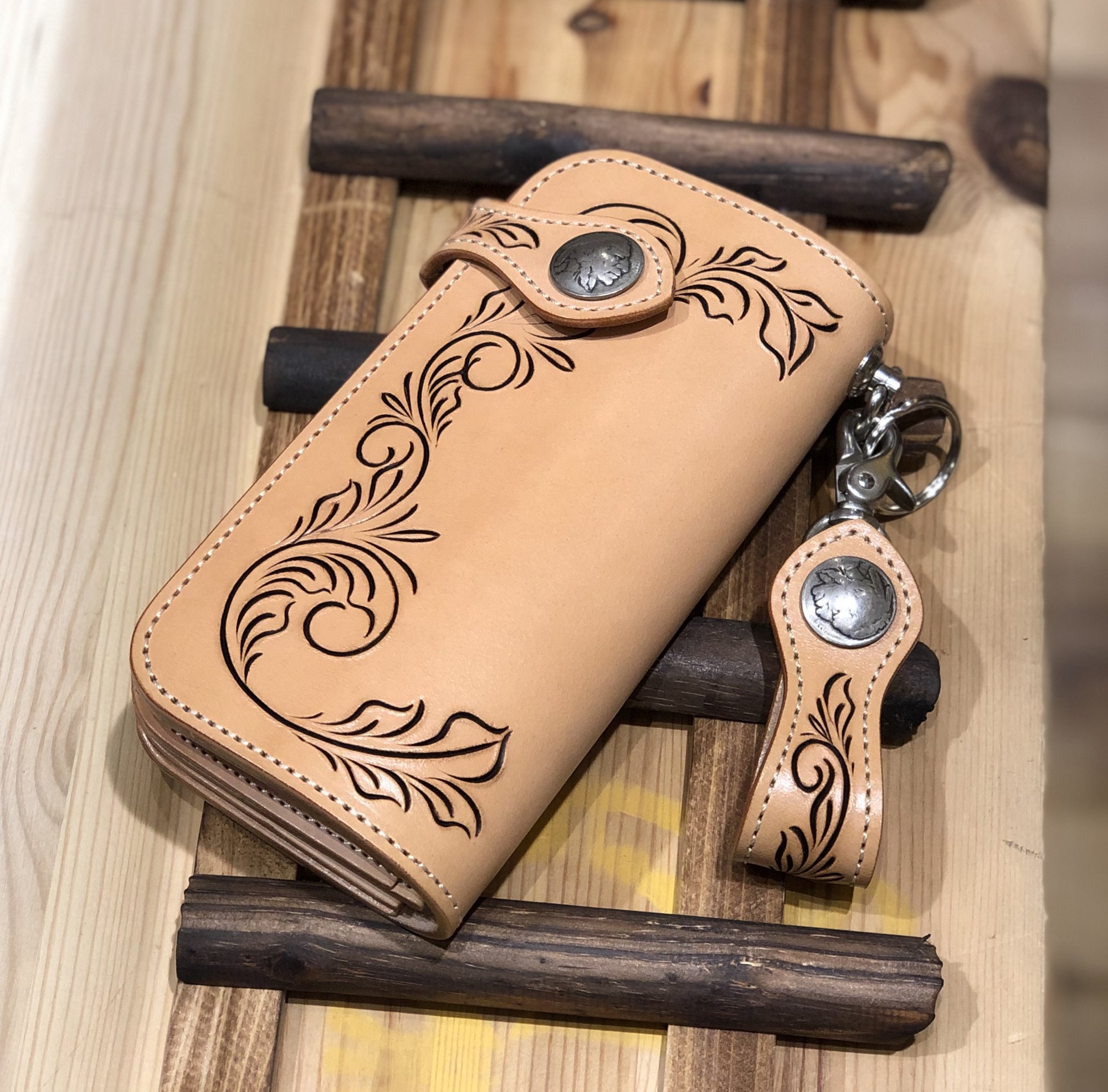 【KC,s】ライダースウォレット ヘリテージ チーフjr フリーカット 長財布 バイカーズウォレット カービング 財布 メンズ レディース ウエスタン ケーシーズ KCs ケイシイズ